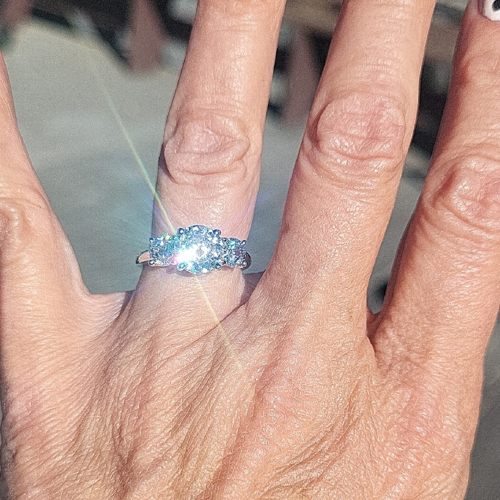 Elegant Silver Women's Ring